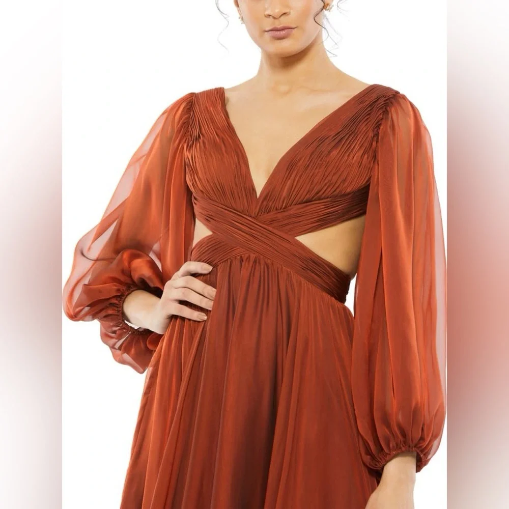 Mac Duggal Women's Pleated Cut Out Long Sleeve Lace Up Tiered Gown Size 2 - Picture 6 of 6